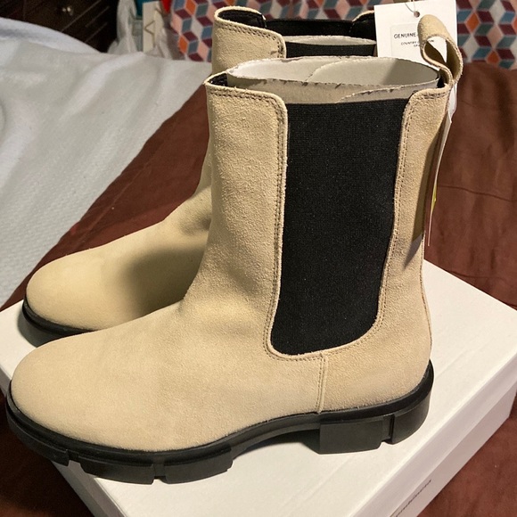 Leather Slip On Booties by Cruza Tendencia Brand. NWT! - Picture 5 of 16